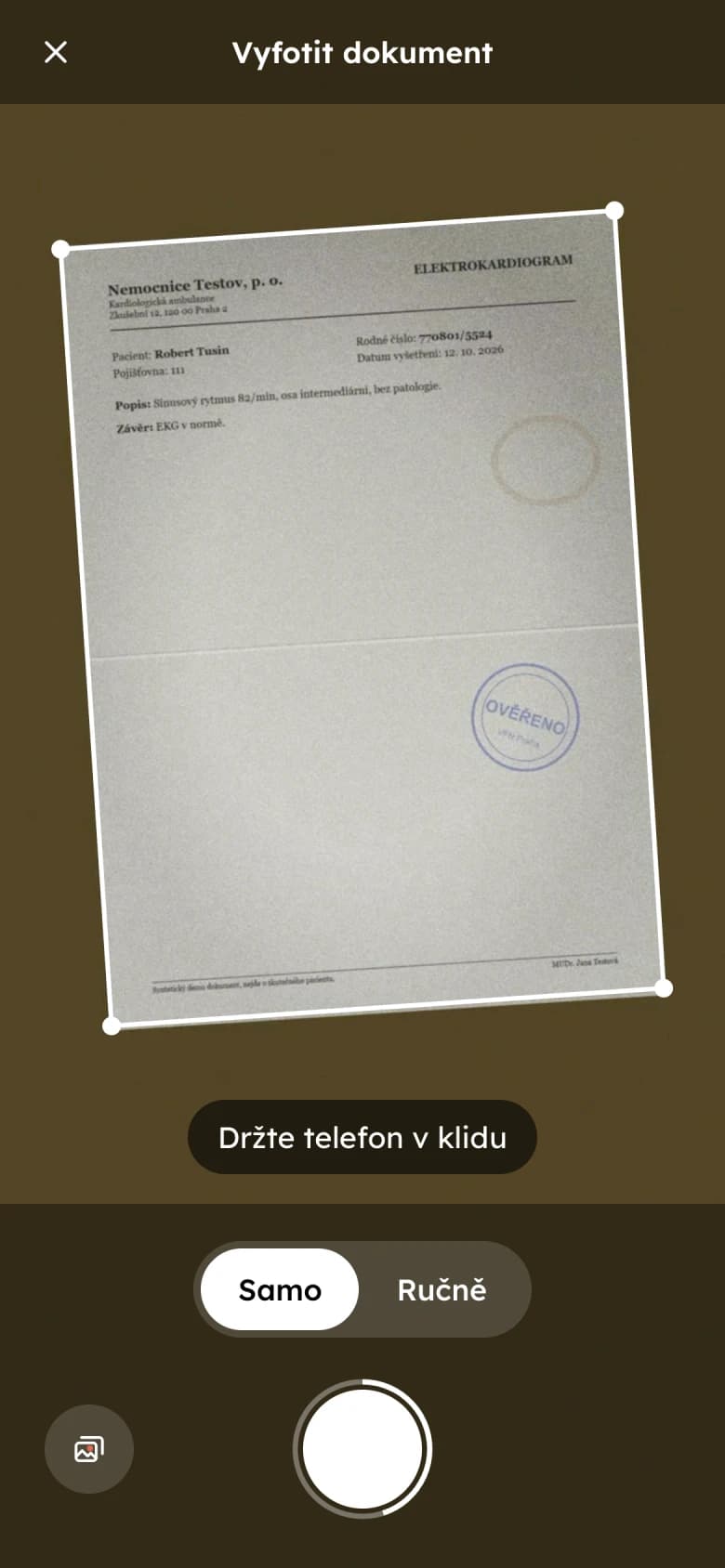 Klidka document scanner detecting the edges of an ECG report and capturing it automatically